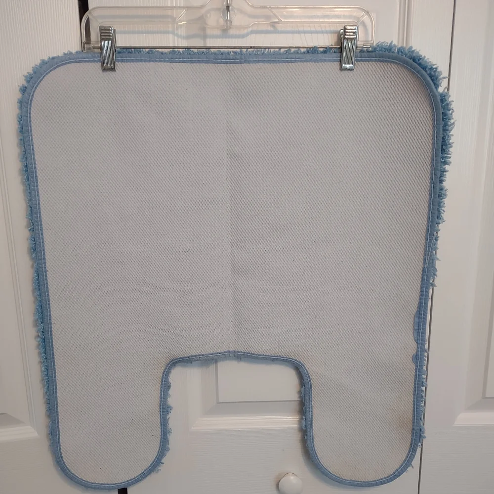 Bathroom Mats & Toilet Lids Covers Various Colors LOT OF 4